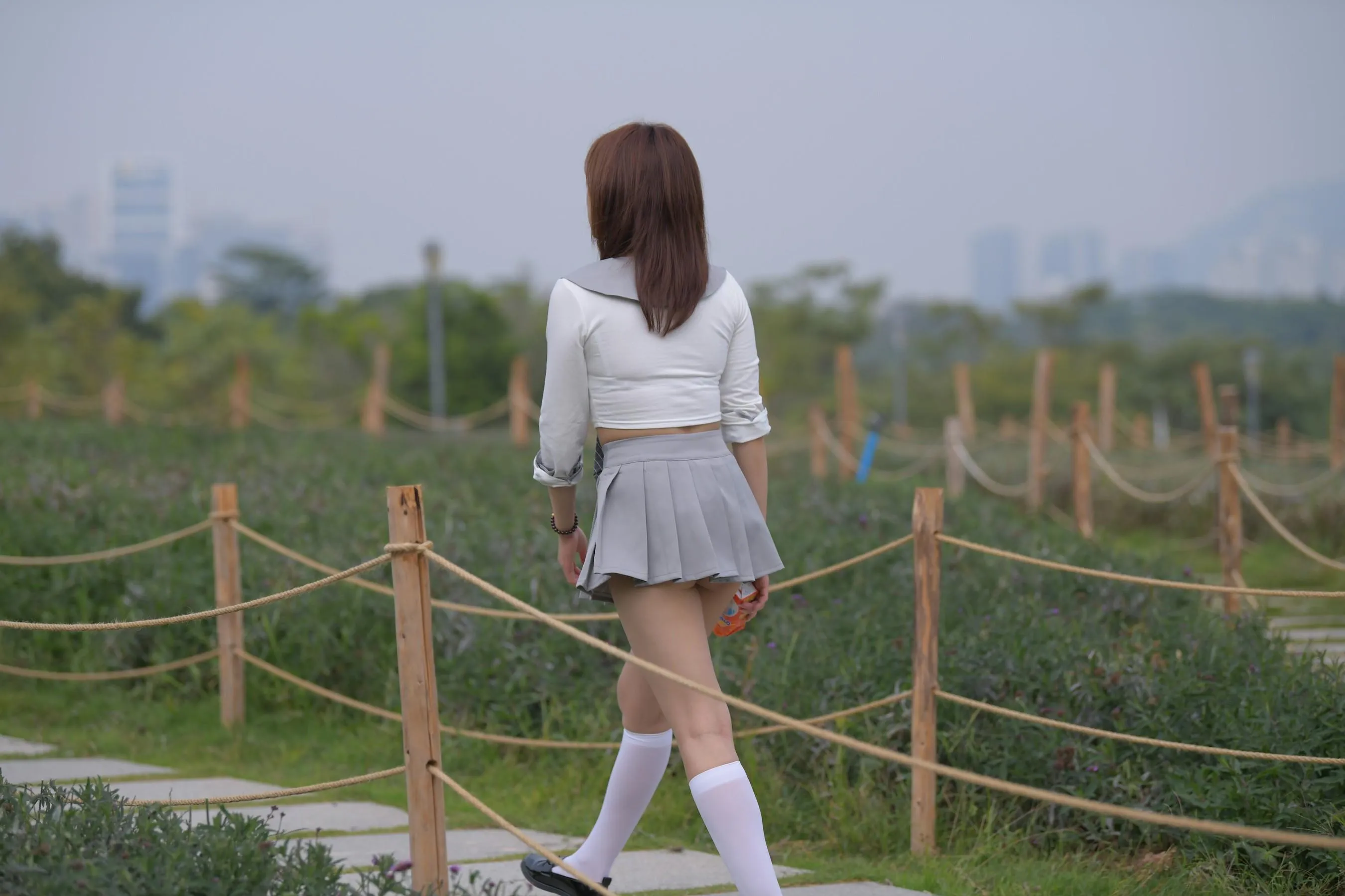 [魔镜街拍] NO.095 性感动人的小百褶裙美女 [763P]插图3